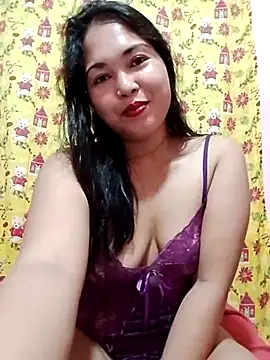 Snapshot of Hotbabe35 chatting on November 18, 2025, 12:59 am Hotbabe35 online show from November 18, 2025, 12:59 am