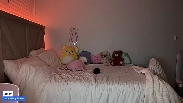 Snapshot of emmyfawn chatting on September 15, 2025, 2:34 am emmyfawn online show from September 15, 2025, 2:34 am