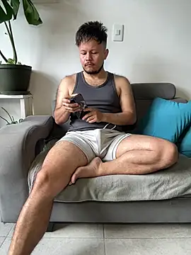 Snapshot of DADDYTTEDY1 chatting on May 6, 2026, 6:12 pm DADDYTTEDY1 online show from May 6, 2026, 6:12 pm