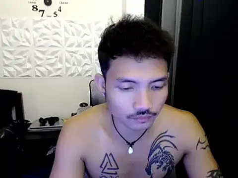 Snapshot of Thefriskyasian chatting on October 28, 2025, 5:29 am Thefriskyasian online show from October 28, 2025, 5:29 am