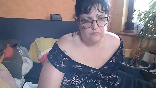 Snapshot of ladyfrombonn chatting on July 17, 2026, 5:21 pm ladyfrombonn online show from July 17, 2026, 5:21 pm