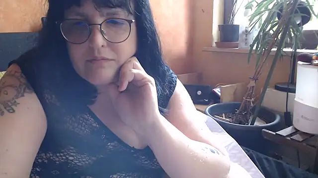 Snapshot of ladyfrombonn chatting on July 19, 2026, 2:58 pm ladyfrombonn online show from July 19, 2026, 2:58 pm