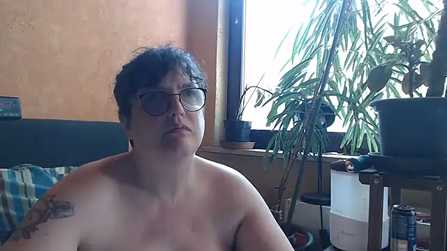 Snapshot of ladyfrombonn chatting on June 21, 2026, 3:51 pm ladyfrombonn online show from June 21, 2026, 3:51 pm