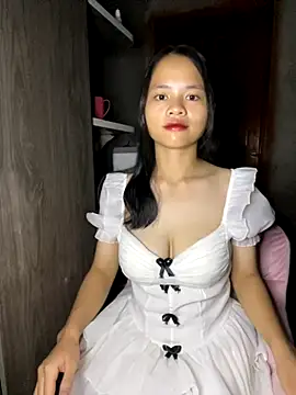 Snapshot of Hana-44 chatting on October 3, 2025, 8:10 pm Hana-44 online show from October 3, 2025, 8:10 pm