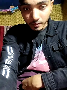 Hot- couple online show from January 14, 2026, 5:05 pm