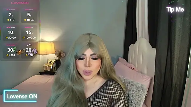 Snapshot of Unforgettable_Maria chatting on December 15, 2025, 3:12 am Unforgettable Maria online show from December 15, 2025, 3:12 am