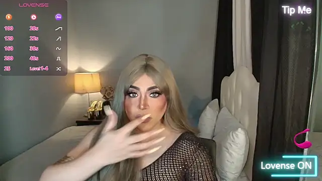 Snapshot of Unforgettable_Maria chatting on November 22, 2025, 4:00 am Unforgettable Maria online show from November 22, 2025, 4:00 am