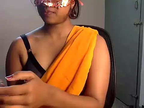 Hot-Honey20 online show from October 15, 2025, 1:41 pm