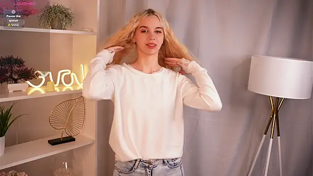 JaymieVigen online show from October 1, 2025, 3:33 am