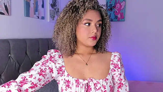 Snapshot of isajonnes18 chatting on October 27, 2025, 11:27 pm isajonnes18 online show from October 27, 2025, 11:27 pm