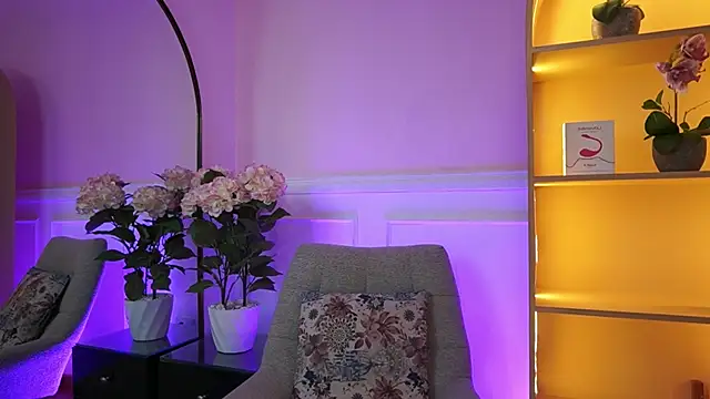 MilaCrave online show from February 26, 2026, 11:54 am