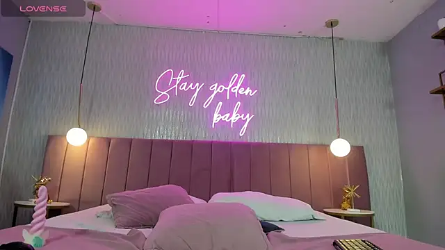 HANNA BASTIAN VC online show from October 28, 2025, 2:23 am