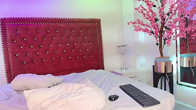 Snapshot of Anie_johnson chatting on November 20, 2025, 12:00 am Anie johnson online show from November 20, 2025, 12:00 am