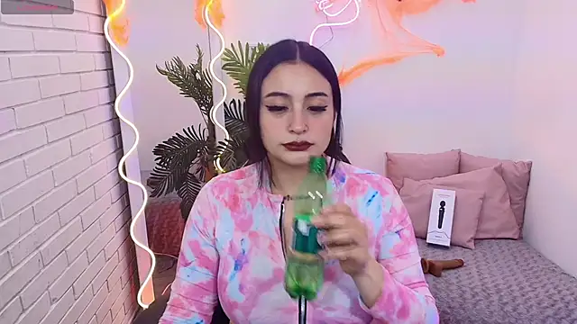 Darling tay online show from October 20, 2025, 3:30 am