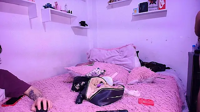 annyharriis online show from February 3, 2026, 9:42 pm