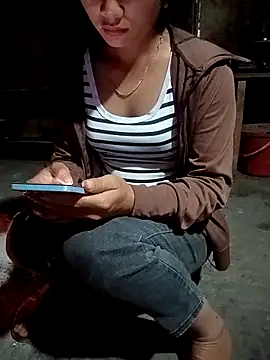 Snapshot of Ruaiuoi chatting on June 9, 2026, 9:49 pm Ruaiuoi online show from June 9, 2026, 9:49 pm