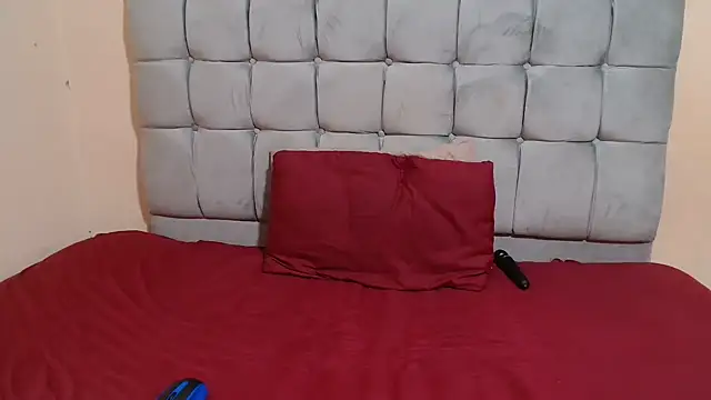 curveAss222 online show from November 3, 2025, 10:30 am