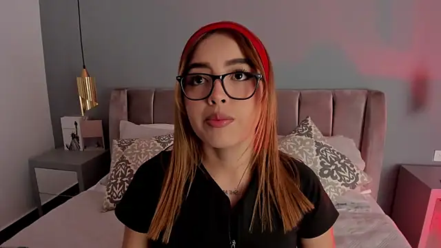 ArianaSilva  online show from December 2, 2025, 12:07 pm