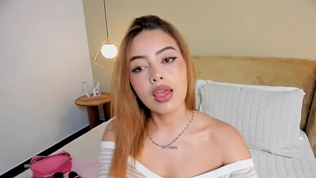 Snapshot of ArianaSilva_ chatting on September 13, 2025, 12:05 pm ArianaSilva  online show from September 13, 2025, 12:05 pm