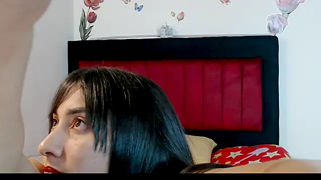 angelyxs online show from December 2, 2025, 8:43 pm