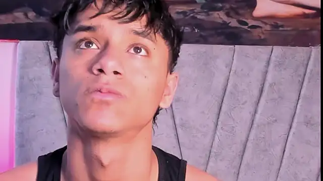 Snapshot of ZYZZ1312 chatting on January 6, 2026, 4:33 pm ZYZZ1312 online show from January 6, 2026, 4:33 pm