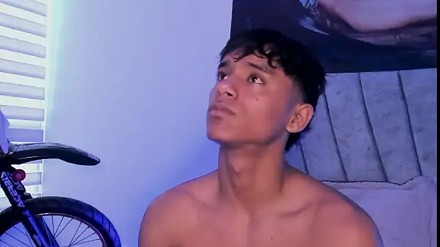 ZYZZ1312 online show from October 28, 2025, 6:51 pm