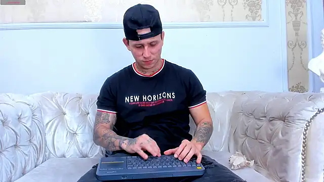 Scott Clark online show from December 2, 2025, 11:01 am