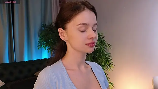 Snapshot of Olivia_Farrell chatting on November 24, 2025, 12:38 pm Olivia Farrell online show from November 24, 2025, 12:38 pm