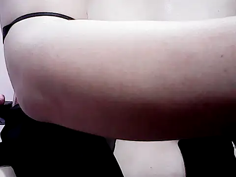 MistressGwennxx online show from June 11, 2026, 2:53 am
