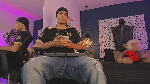 Snapshot of Adonis_WB chatting on October 16, 2025, 8:06 pm Adonis WB online show from October 16, 2025, 8:06 pm