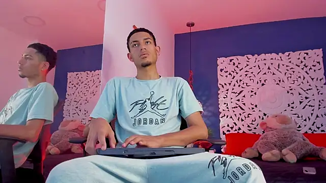 Snapshot of Adonis_WB chatting on September 10, 2025, 9:14 pm Adonis WB online show from September 10, 2025, 9:14 pm