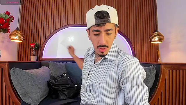 Donovan Desmond online show from November 6, 2025, 7:51 pm