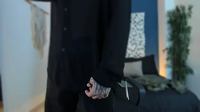 Snapshot of Donovan_Desmond chatting on February 8, 2026, 2:53 am Donovan Desmond online show from February 8, 2026, 2:53 am