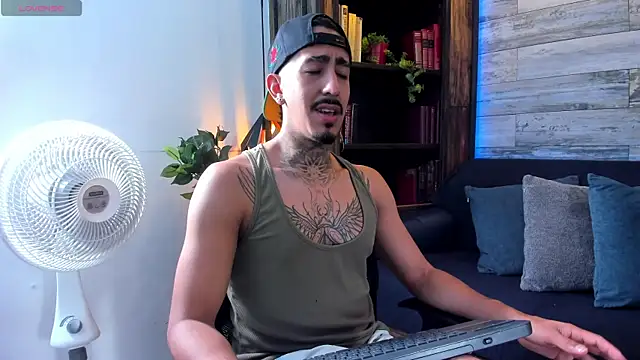 Donovan Desmond online show from April 17, 2026, 8:11 pm