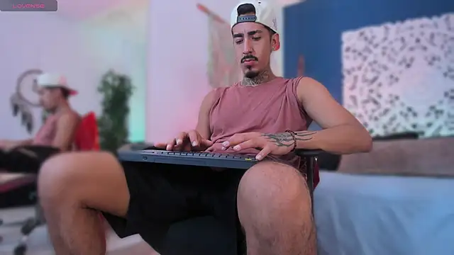 Snapshot of Donovan_Desmond chatting on February 4, 2026, 4:29 am Donovan Desmond online show from February 4, 2026, 4:29 am