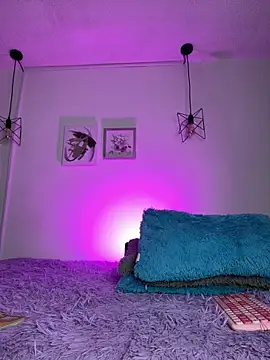 AlessiaSmith11 online show from April 6, 2026, 5:08 am