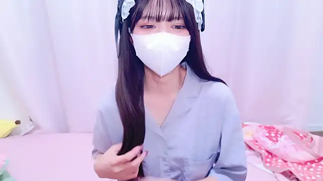 Azusa DoMybest online show from November 23, 2025, 8:24 am