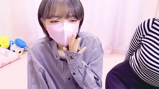 Azusa DoMybest online show from October 25, 2025, 6:34 am