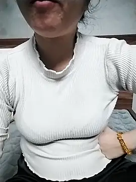 Mie rose online show from February 26, 2026, 1:33 pm