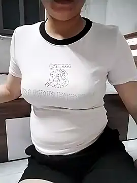 Snapshot of Mie_rose chatting on October 25, 2025, 2:39 pm Mie rose online show from October 25, 2025, 2:39 pm