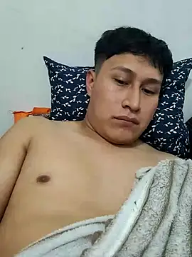 Snapshot of surdotravieso chatting on December 2, 2025, 12:22 am surdotravieso online show from December 2, 2025, 12:22 am