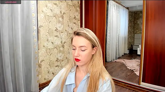 Snapshot of mishapallmer chatting on November 29, 2025, 9:31 am mishapallmer online show from November 29, 2025, 9:31 am