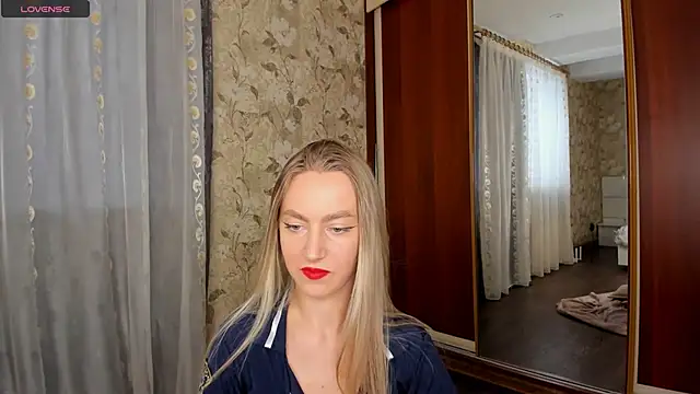 Snapshot of mishapallmer chatting on November 22, 2025, 8:46 am mishapallmer online show from November 22, 2025, 8:46 am