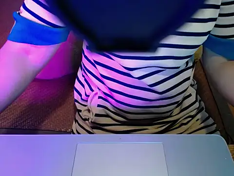 Snapshot of ahoa_Tk chatting on November 13, 2025, 5:55 am ahoa Tk online show from November 13, 2025, 5:55 am