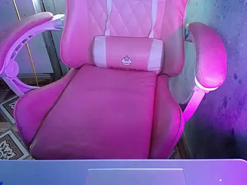 Snapshot of ahoa_Tk chatting on December 15, 2025, 4:51 am ahoa Tk online show from December 15, 2025, 4:51 am