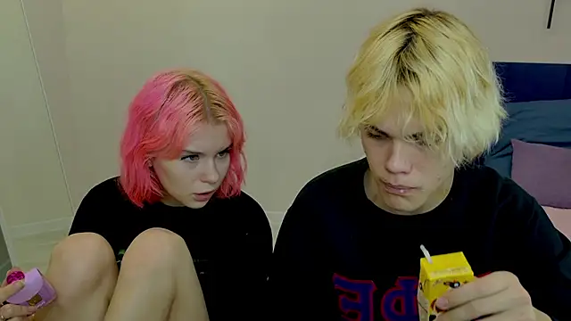 Snapshot of Bonnie_And_C1yde chatting on October 22, 2025, 5:12 pm Bonnie And C1yde online show from October 22, 2025, 5:12 pm