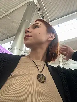 Snapshot of RosieSecret chatting on October 25, 2025, 8:13 am RosieSecret online show from October 25, 2025, 8:13 am