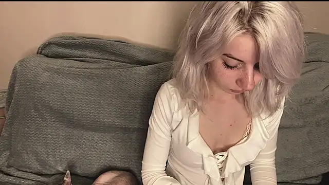 Snapshot of snowy_lisa chatting on October 11, 2025, 9:21 am snowy lisa online show from October 11, 2025, 9:21 am