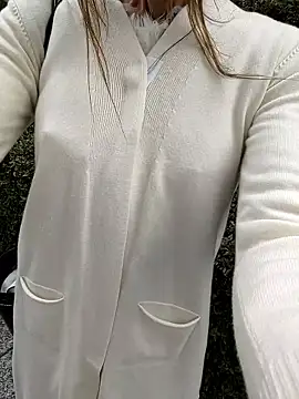 Snapshot of pink-mai chatting on December 20, 2025, 12:35 am pink-mai online show from December 20, 2025, 12:35 am