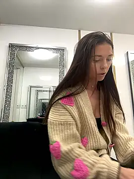 Snapshot of EllyLynn chatting on January 16, 2026, 8:24 pm EllyLynn online show from January 16, 2026, 8:24 pm